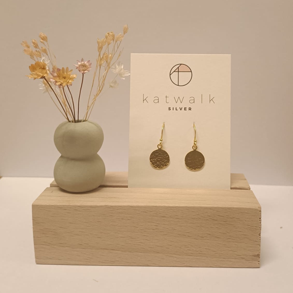 Katwalk Oorbellen hangers rond gehamerd goud