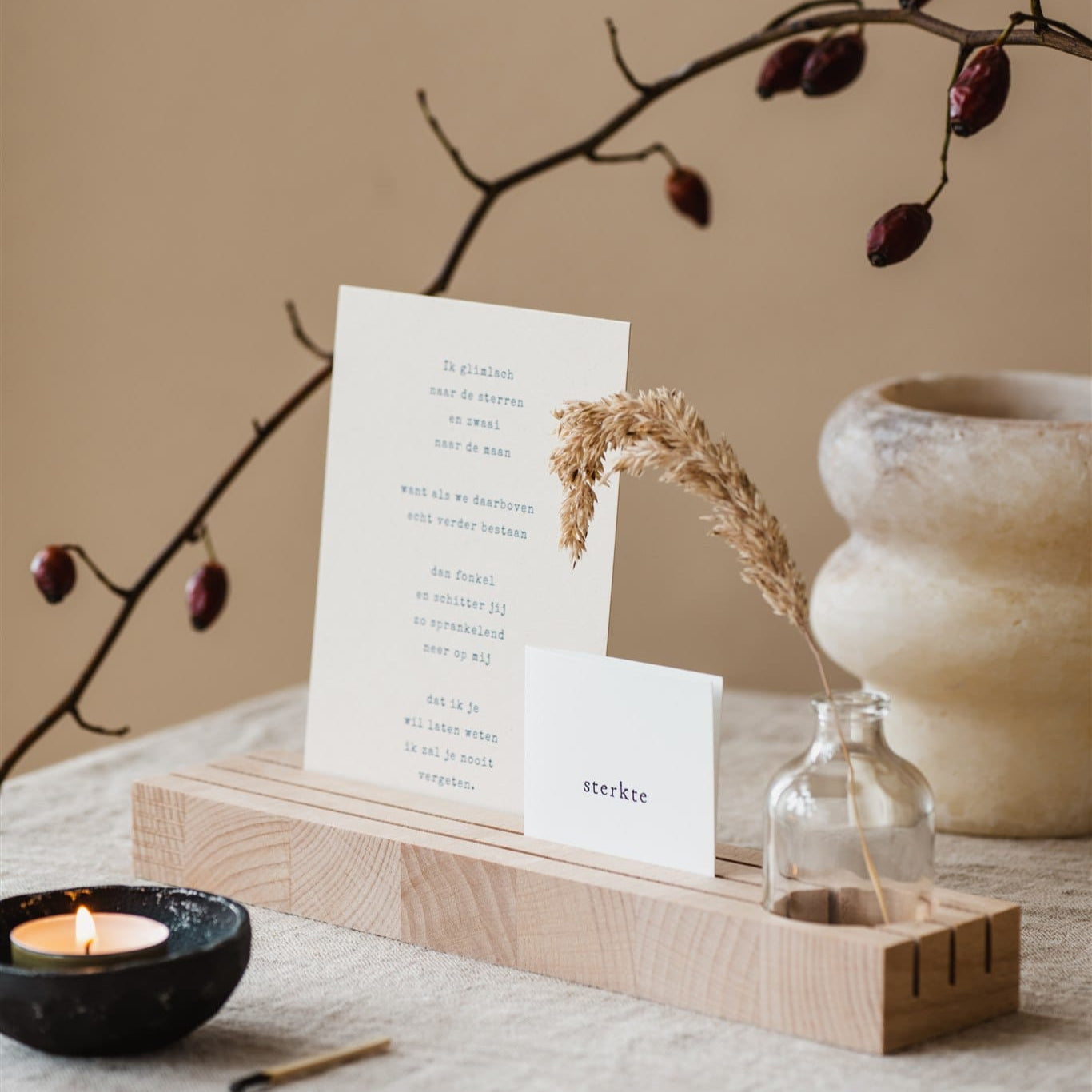 Roosmarijn Hold It + Remembrance