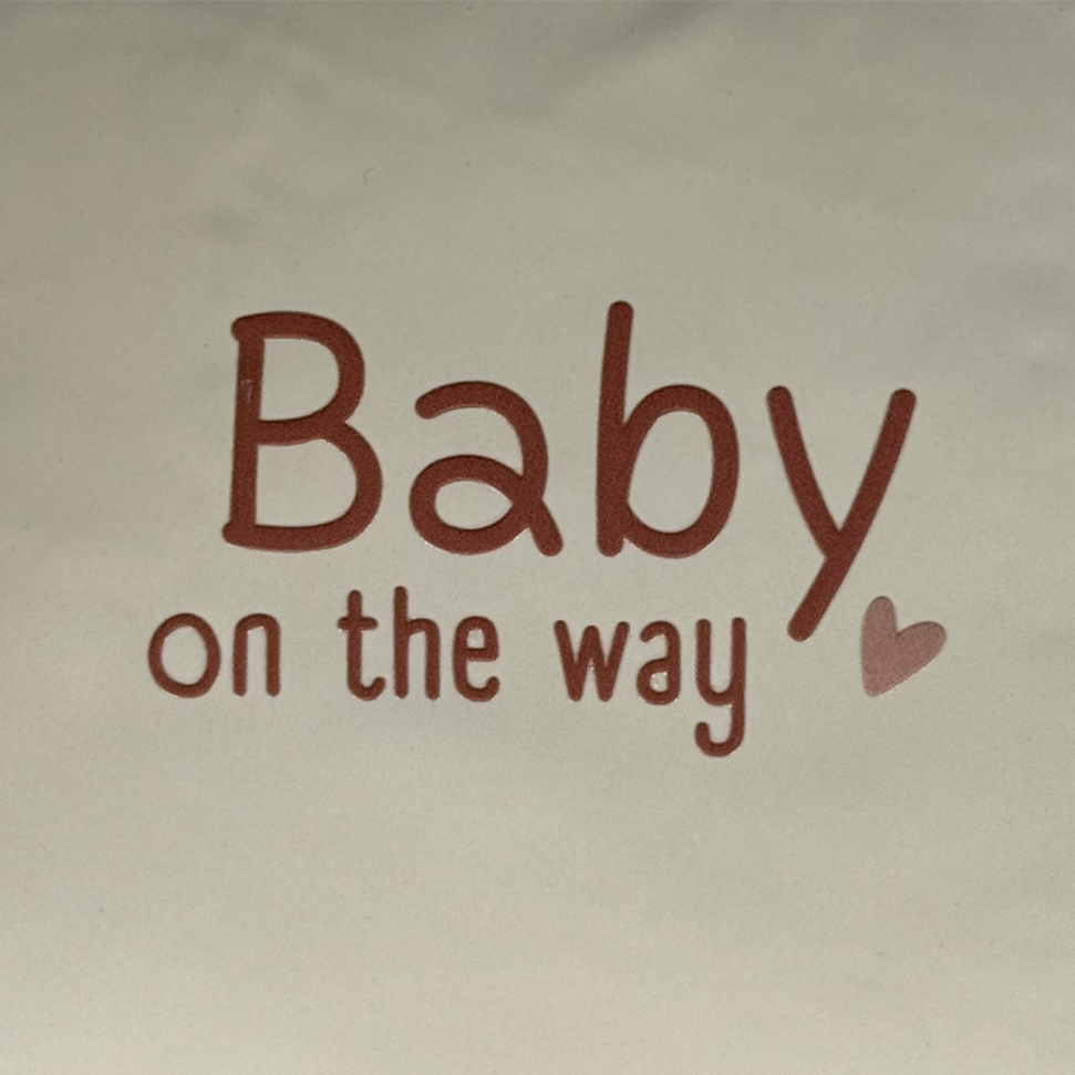 Yett Tegeltje 'Baby on the way'