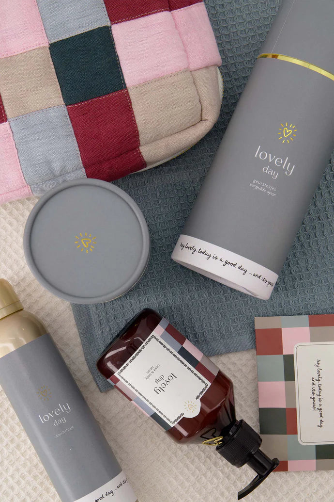 Zusss Geurstokjes in koker Lovely day grijsblauw