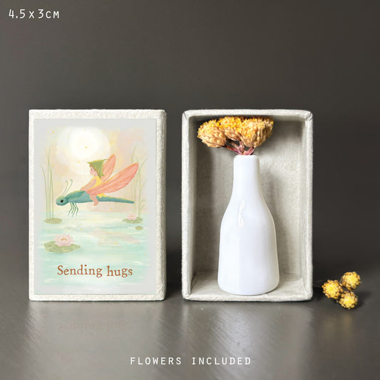 East of India Droogbloemen Matchbox 'Hugs'