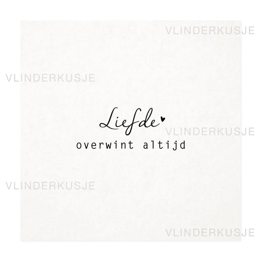 Vlinderkusje Wenskaart 'Liefde overwint altijd'