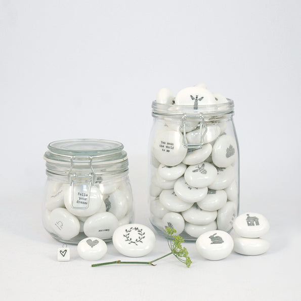 East of India Porseleinen steentje 'Enjoy the little things '