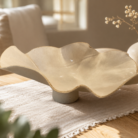 Handmade Baby Belly Bowl op voet