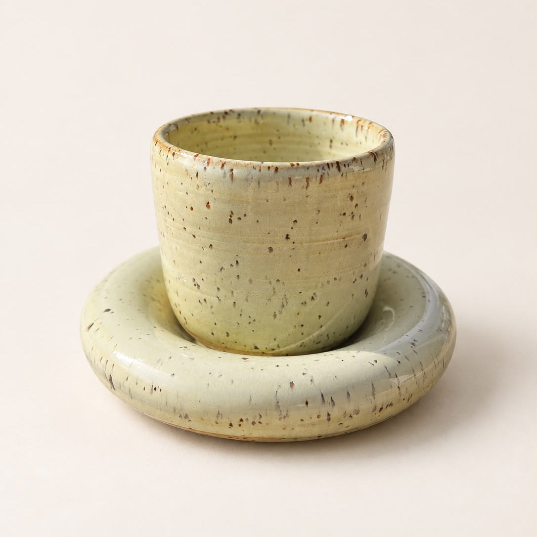 Handgemaakte kleurrijke koffiekopjes - butter yellow