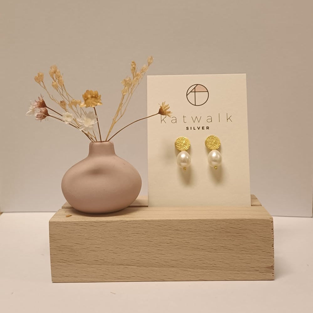 Katwalk Oorbellen parel/gehamerd goud